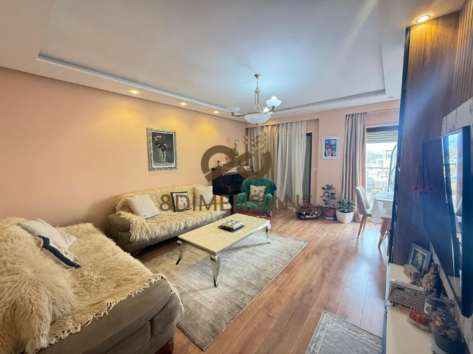 Tirane, shitet apartament 3+1+Ballkon Kati 4, 120 m² 315.000 € (kopshti botanik)