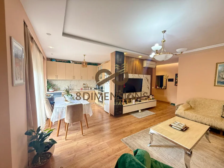 Tirane, shitet apartament 3+1+Ballkon Kati 4, 120 m² 315.000 € (kopshti botanik)