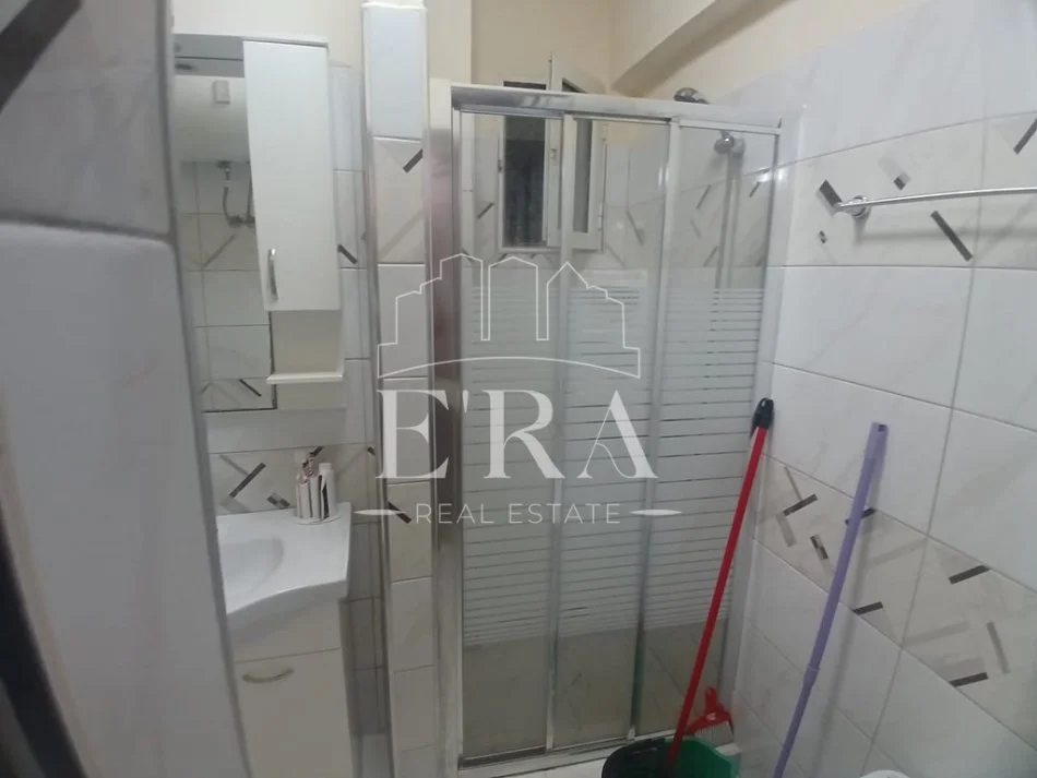 Durres, jepet me qera apartament 1+1+Ballkon Kati 4, 260 € (Plazh)