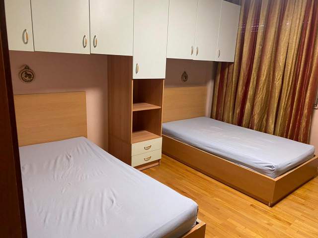 Tirane, jepet me qera apartament 2+1+BLK Kati 9, 130 m² 500 Euro (Bulevardi Zogu i Pare)