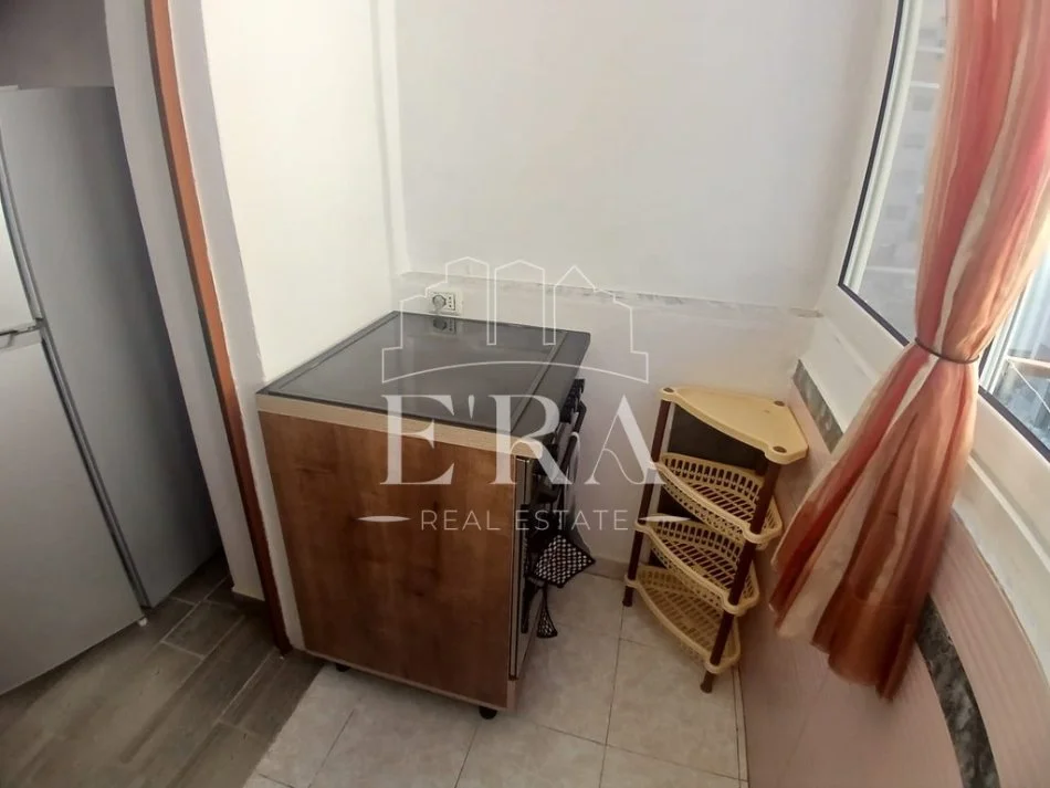 Durres, jepet me qera apartament 1+1+Ballkon Kati 4, 260 € (Plazh)