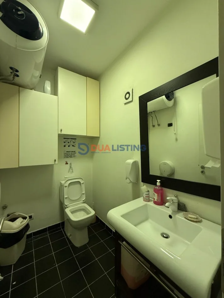 Tirane, shitet apartament 3+1 , 187 m² 470.000 € (Blloku)