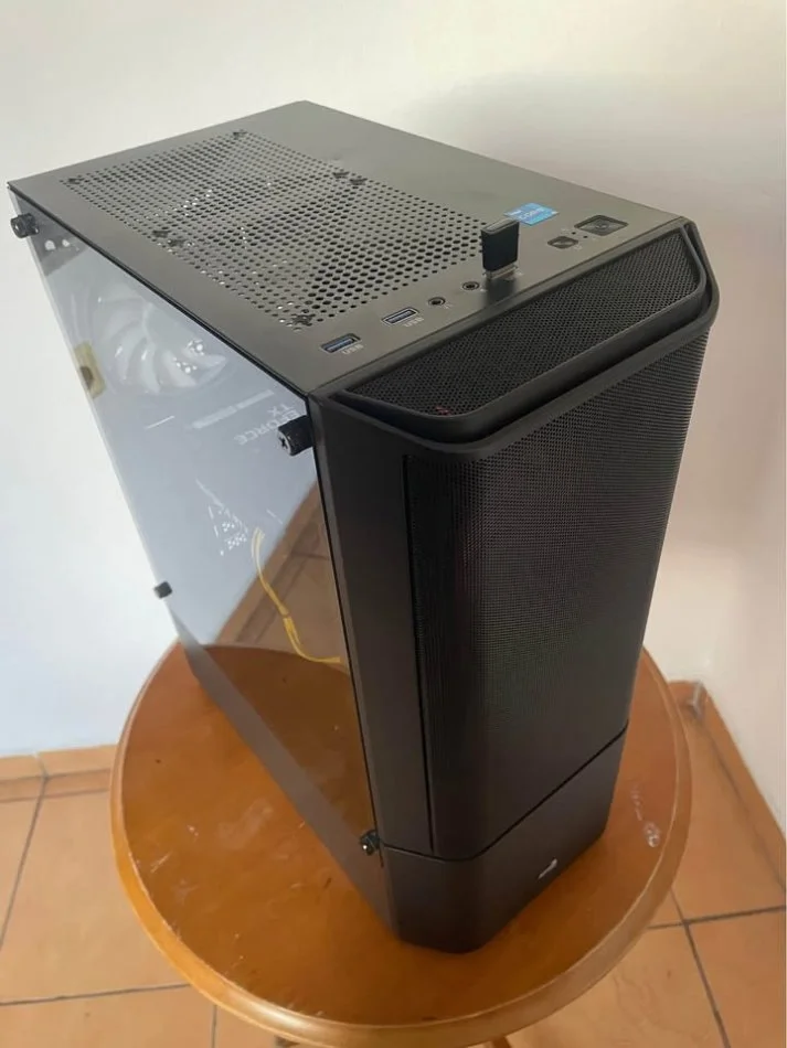 Elbasan, shes Kompjuter+Monitor Aerocool/ AsRock