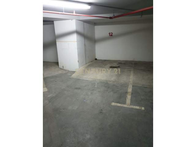 Tirane, shitet garazh Kati -1, 30 m² 45.000 Euro