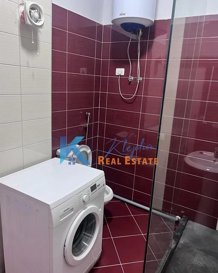 Tirane, jap me qera apartament 2+1+Ballkon Kati 6, 100 m² 450 € (Fresk, afer Restorant Fresku)
