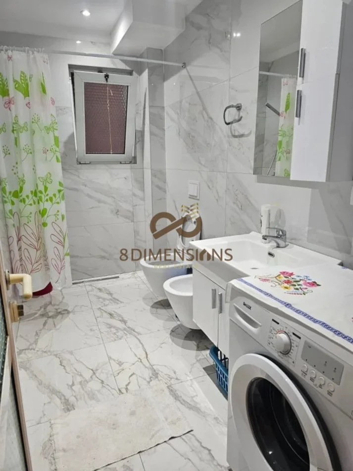 Tirane, jepet me qera apartament 3+1+Ballkon Kati 4, 90 m² 600 € (bulevardi zogu 1)