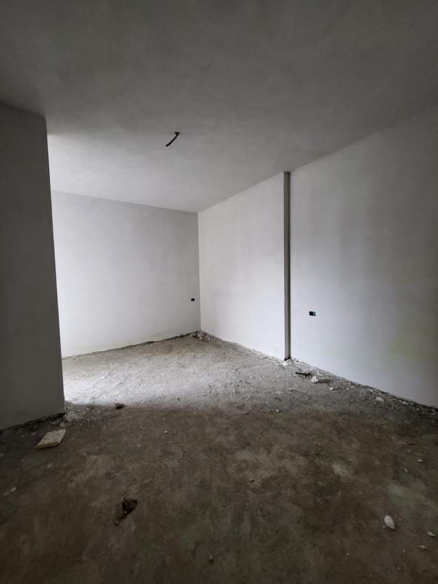 Tirane, shes apartament 2+1+BLK Kati 4, 95 m² 90.000 Euro (Rruga Ali Baushi)