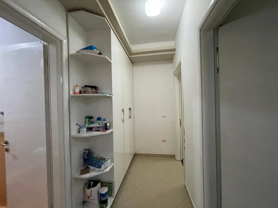 Tirane, jepet me qera apartament 2+1+Ballkon Kati 5, 110 m² 550 € (Astir)