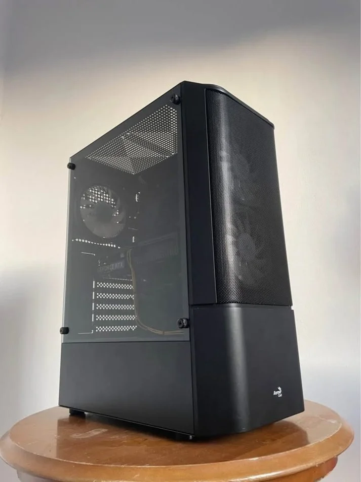 Elbasan, shes Kompjuter+Monitor Aerocool/ AsRock