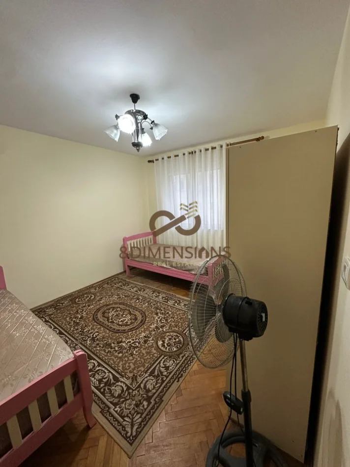 Tirane, jepet me qera apartament 3+1+Ballkon Kati 4, 90 m² 600 € (bulevardi zogu 1)