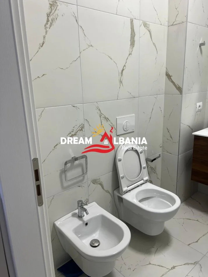 Tirane, jepet me qera apartament 1+1 , 70 m² 750 € (Jordan Misja)