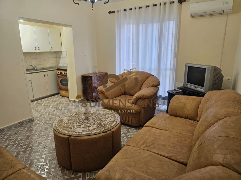 Tirane, jepet me qera apartament 3+1+Ballkon Kati 4, 90 m² 600 € (bulevardi zogu 1)