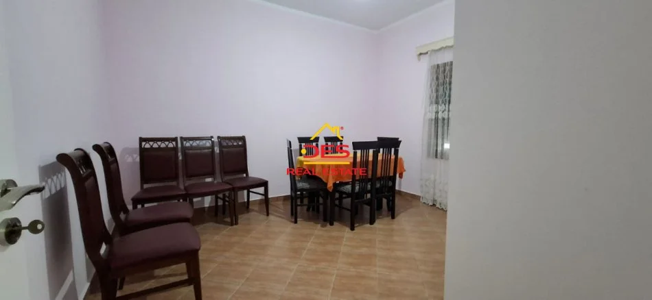 Vlore, jepet me qera shtepi 2+1+Ballkon Kati 0, 120 m² 250 € (Rruga Halim Xhelo)