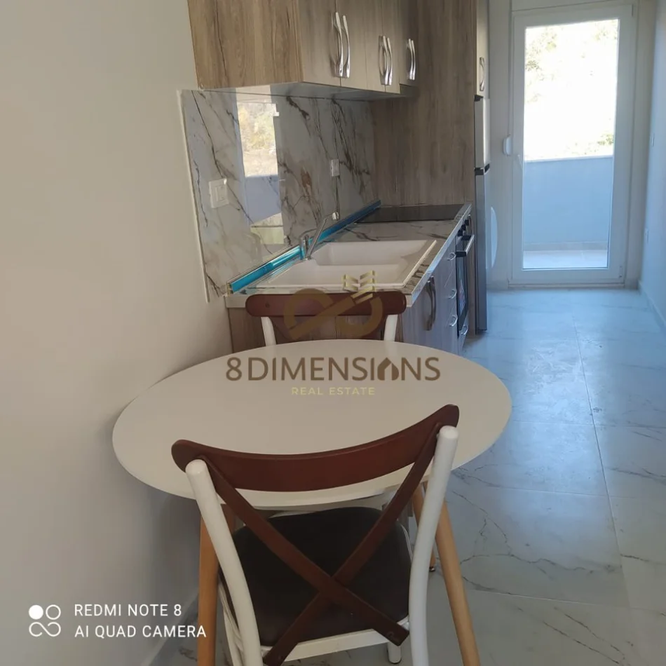 Tirane, jepet me qera apartament 1+1+Ballkon Kati 2, 62 m² 350 € (shkoze)