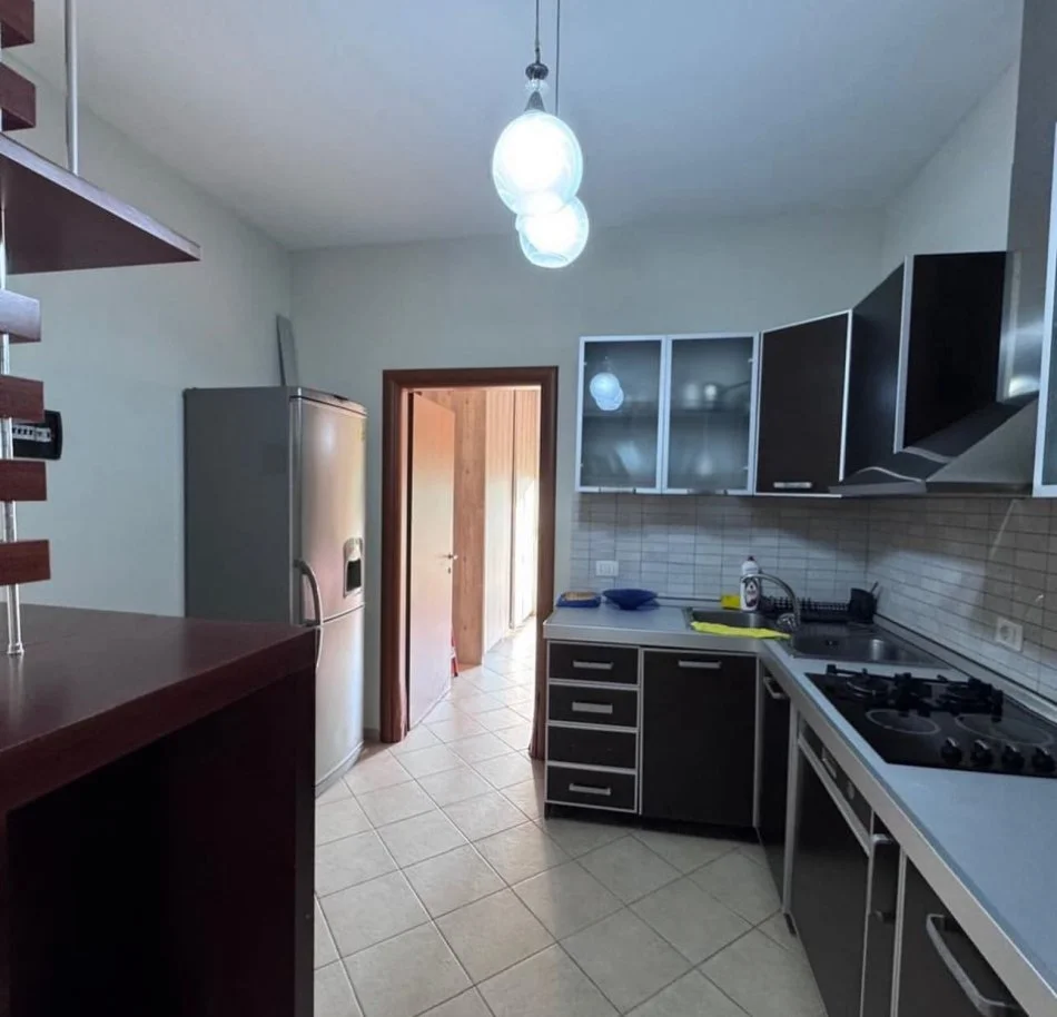 Durres, shes apartament+verande | Penthouse 3+1+Aneks+Ballkon Kati 3, 299 m² 180.000 € (Golem,Pishat E ButaULET CMIMI 180.000€)