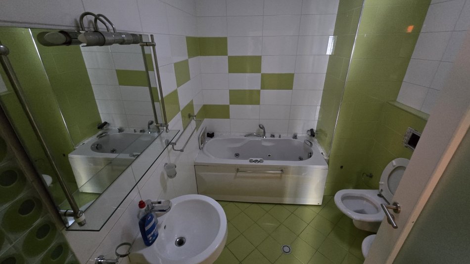 Tirane, shes apartament 2+1+Ballkon Kati 3, 98 m² 189.000 € (Ish Parku i Autobuzave)