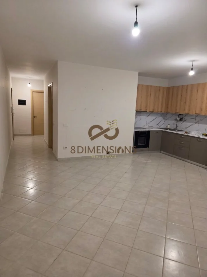 Tirane, jepet me qera apartament 2+1+Ballkon Kati 1, 92 m² 650 € (ish parku)