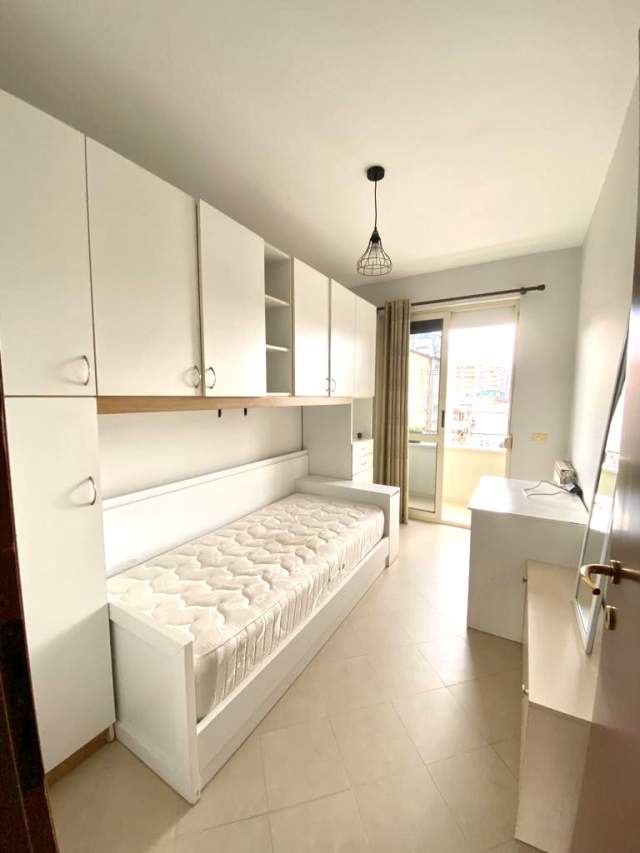 Tirane, shes apartament 4+1+A+BLK Kati 4, 100 m² 130.000 Euro (Babe rexha)