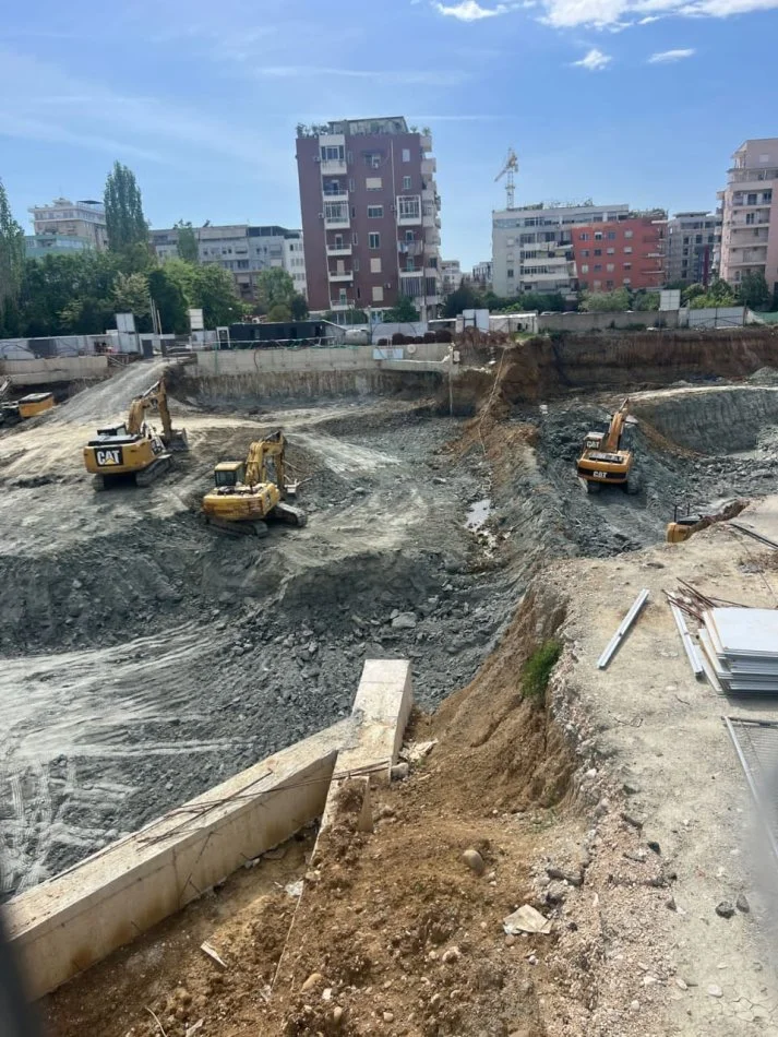 Tirane, shitet apartament 1+1+Ballkon Kati 12, 63 m² 139.000 € (Bulevardi i ri)