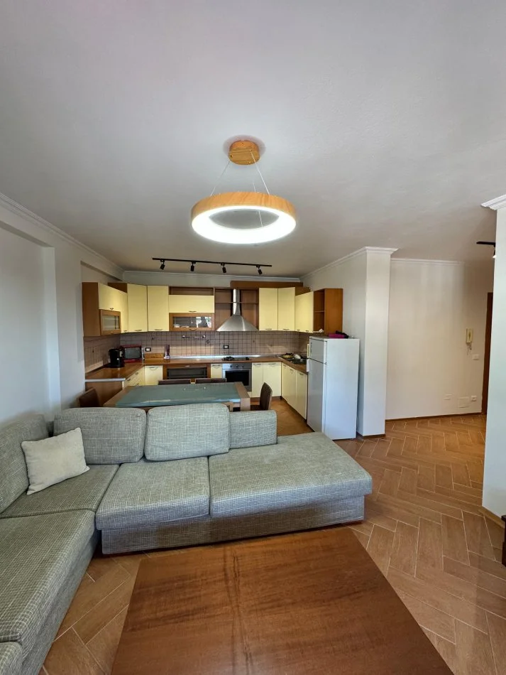 Tirane, shes apartament 2+1 Kati 7, 106 m² 168.000 € (Kinostudio)