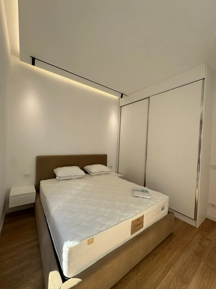 Tirane, jepet me qera apartament 1+1 Kati 4, 72 m² 1.000 € 