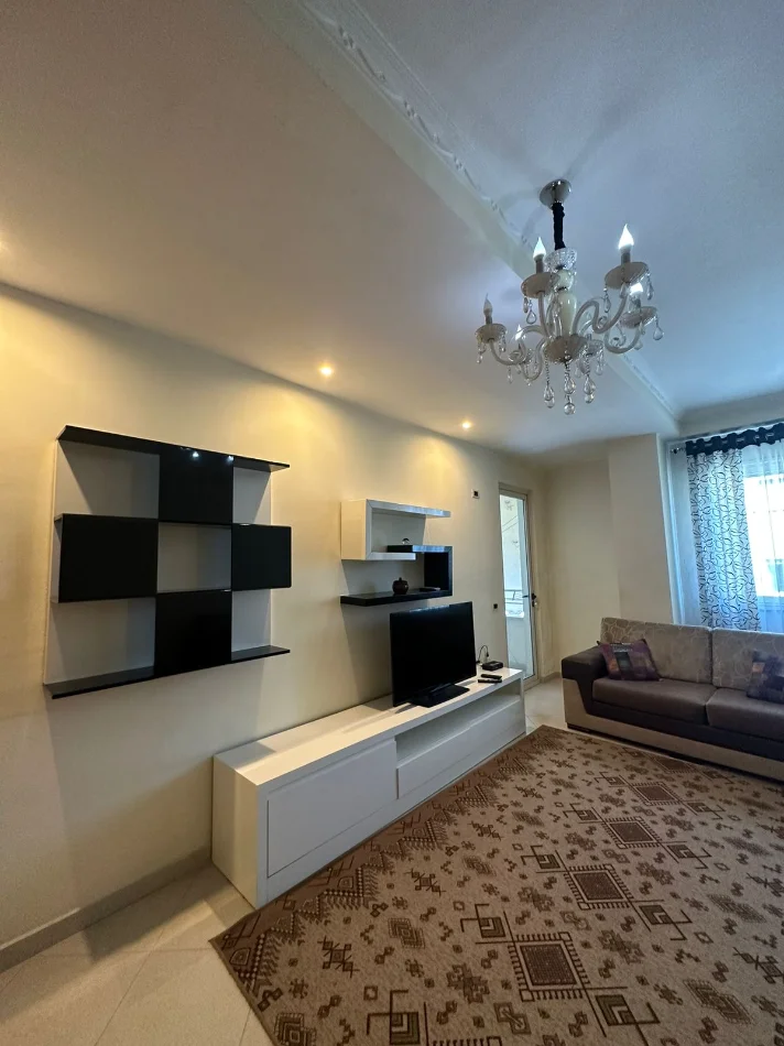 Tirane, jepet me qera apartament 1+1 Kati 2, 75 m² 450 € (Astir tek oslo)