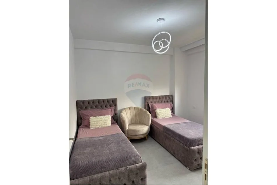 Tirane, jepet me qera 2+1+Aneks+Ballkon Kati 3, 80 m² 500 € (Aleksander Konda)