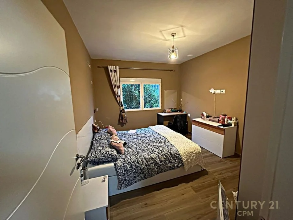 Tirane, jepet me qera apartament 3+1 Kati 2, 120 m² 650 € (Don Bosko)