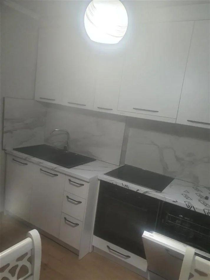 Tirane, jepet me qera apartament 1+1 Kati 2, 70 m² 700 € 