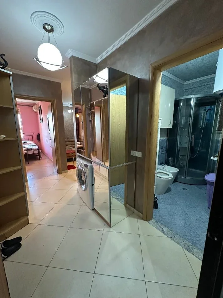 Tirane, jepet me qera apartament 2+1+Ballkon Kati 5, 60 m² 500 € (KODRA E DIELLIT)