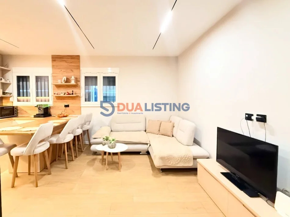 Tirane, jepet me qera apartament 2+1 , 98 m² 750 € (Rruga e Dibres)