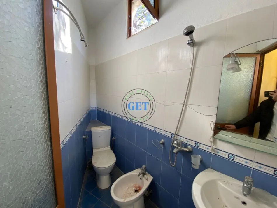 Durres, shitet shtepi 1+1 Kati 0, 386 m² 68.000 € (Prane shkolles Hajdar Dushi Durres)