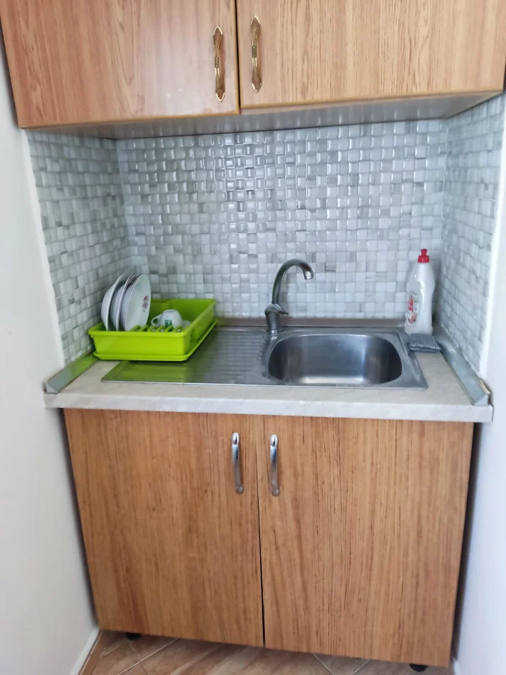 Tirane, jepet me qera apartament 1+1 Kati 5, 60 m² 380 € (Kryqezimi i Siri Kodres)