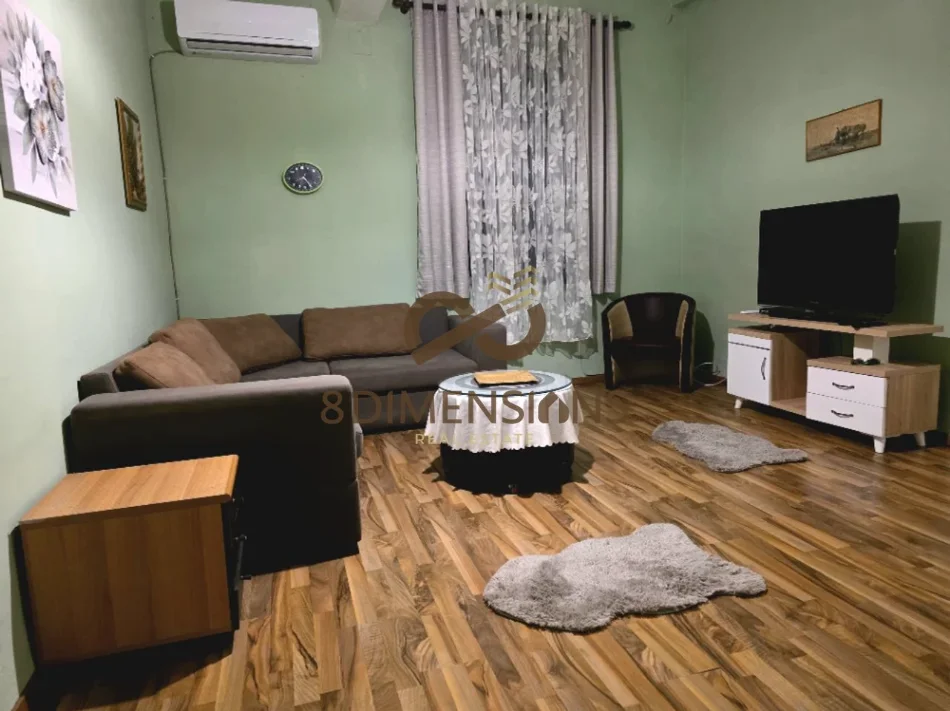 Tirane, jepet me qera apartament 1+1 Kati 1, 70 m² 450 € (myslym shyr)