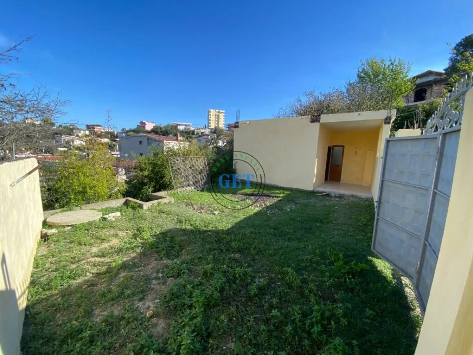 Durres, shitet shtepi 1+1 Kati 0, 386 m² 68.000 € (Prane shkolles Hajdar Dushi Durres)