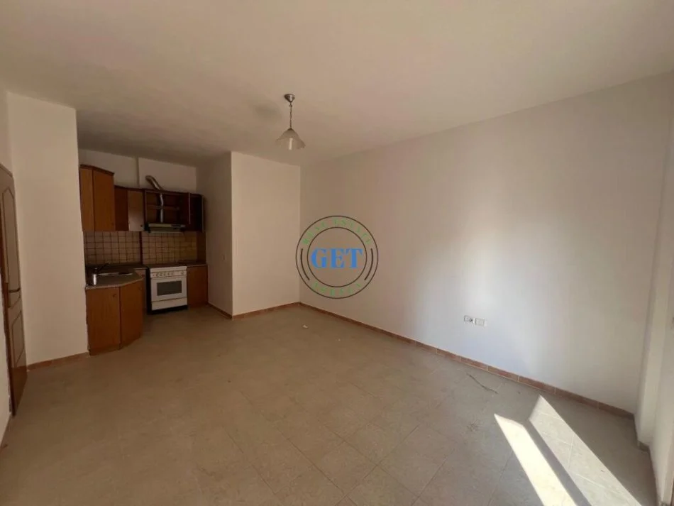Durres, shitet apartament 1+1+Ballkon Kati 5, 72 m² 75.000 € (Plazh Hekurrudha)