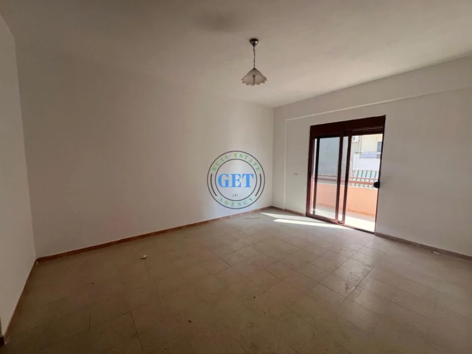 Durres, shitet apartament 1+1+Ballkon Kati 5, 72 m² 75.000 € (Plazh Hekurrudha)