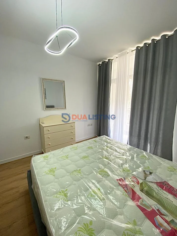 Tirane, jepet me qera apartament 1+1 , 65 m² 700 € (Rruga Myslym Shyri)