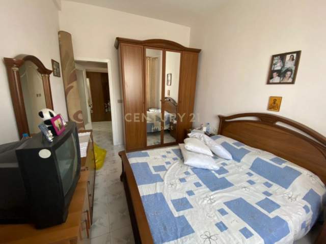 Tirane, shitet apartament 2+1+A+BLK Kati 4, 100 m² 137.000 Euro (Bulevardi Bajram Curri, Pallatet Agimi)