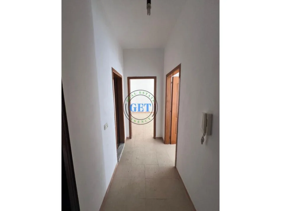 Durres, shitet apartament 1+1+Ballkon Kati 5, 72 m² 75.000 € (Plazh Hekurrudha)