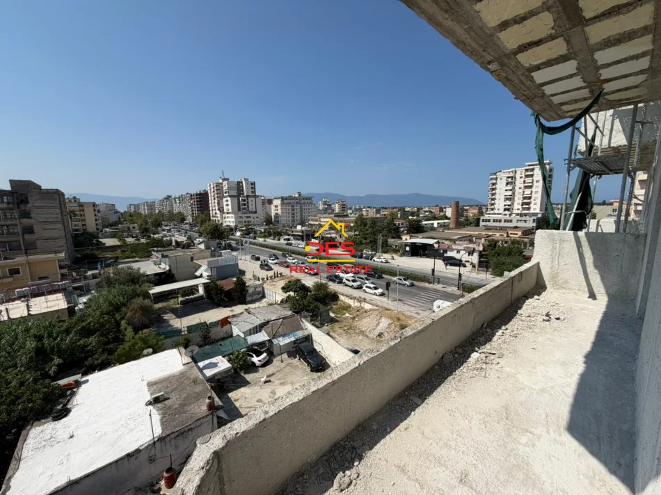 Vlore, shitet apartament 3+1+Ballkon Kati 5, 104 m² 125.000 € (Rruga Gjergj Kastrioti)