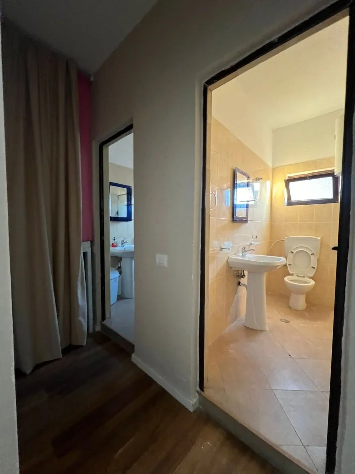 Tirane, jepet me qera apartament 2+1 Kati 3, 103 m² 800 € (myslym shyri)