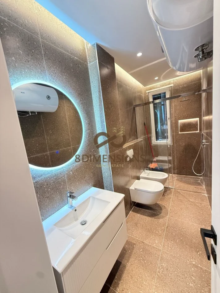 Tirane, shitet apartament 2+1+Ballkon Kati 5, 79 m² 235.000 € (brryli)