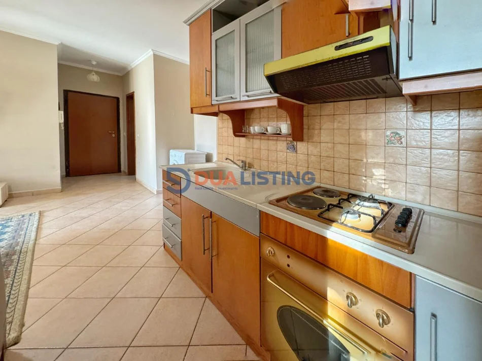 Tirane, jepet me qera apartament 1+1 Kati 2, 600 €