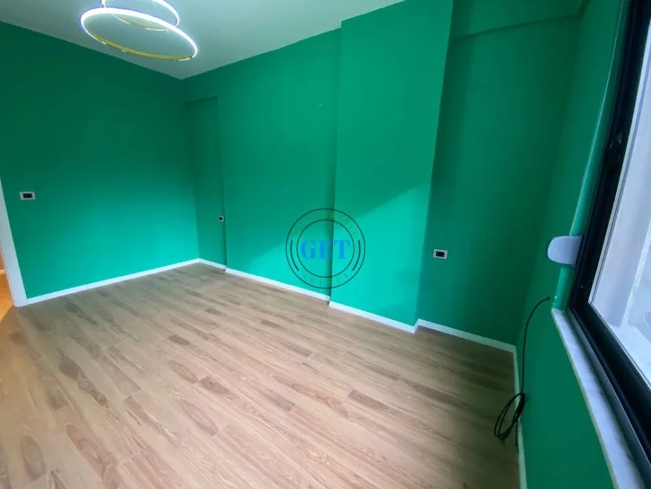 Durres, jepet me qera apartament 2+1+Ballkon Kati 2, 85 m² 400 € (Spitali Rajonal , Durres)