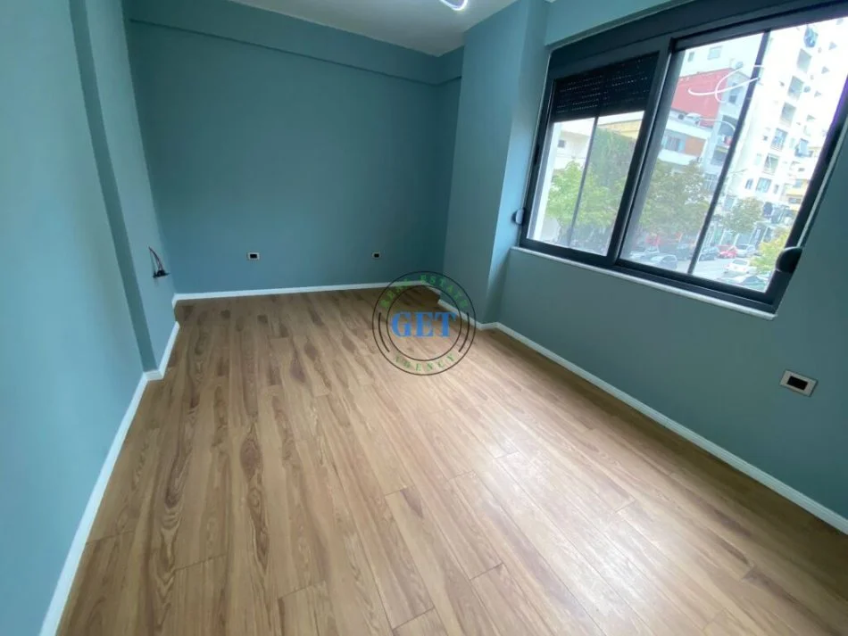 Durres, jepet me qera apartament 2+1 Kati 2, 85 m² 400 € (Spitali Rajonal, Durres)