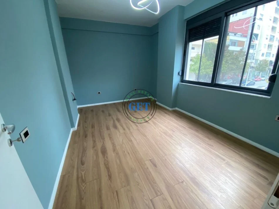 Durres, jepet me qera apartament 2+1 Kati 2, 85 m² 400 € (Spitali Rajonal, Durres)