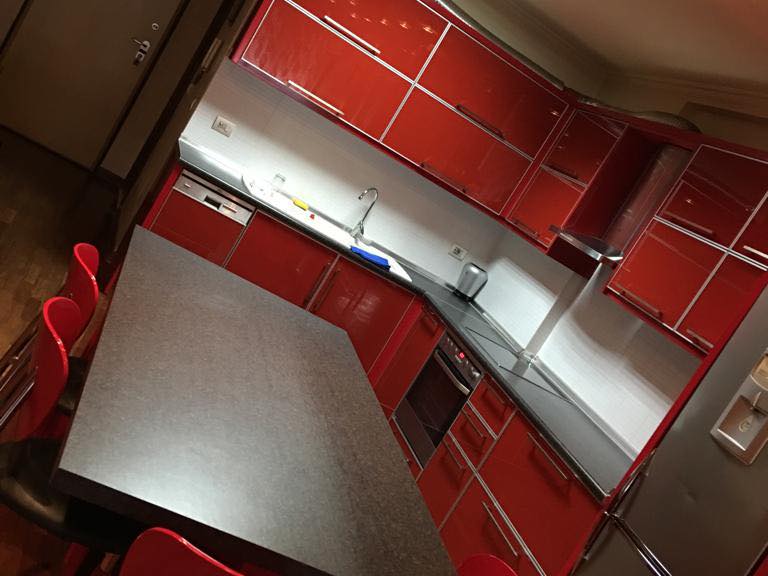 Tirane, jepet me qera apartament duplex 2+1 Kati 6, 100 m² 700 € (Ish Ekspozita, Grepi i Artë)