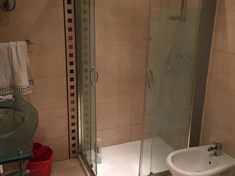 Tirane, jepet me qera apartament duplex 2+1 Kati 6, 100 m² 700 € (Ish Ekspozita, Grepi i Artë)