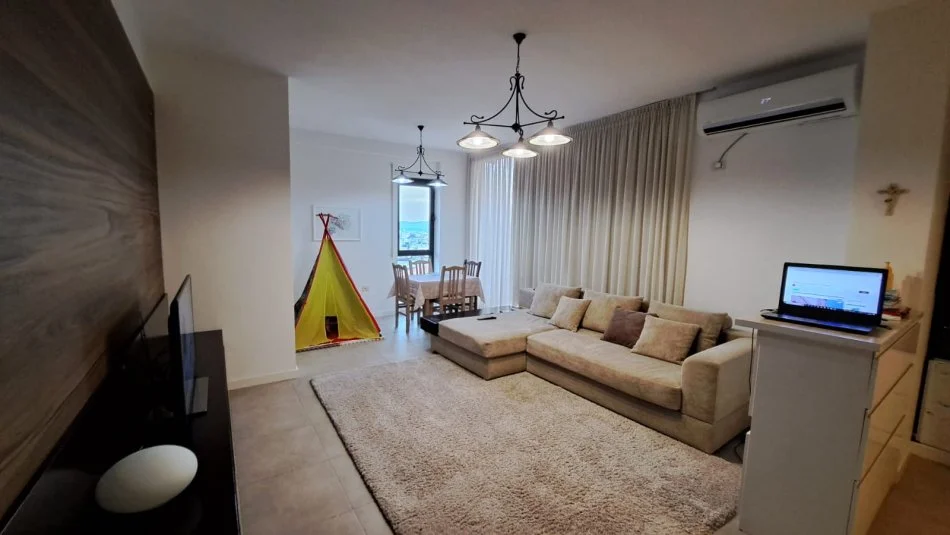 Tirane, shitet apartament 2+1+Ballkon Kati 8, 104 m² 149.000 € (Fresk)